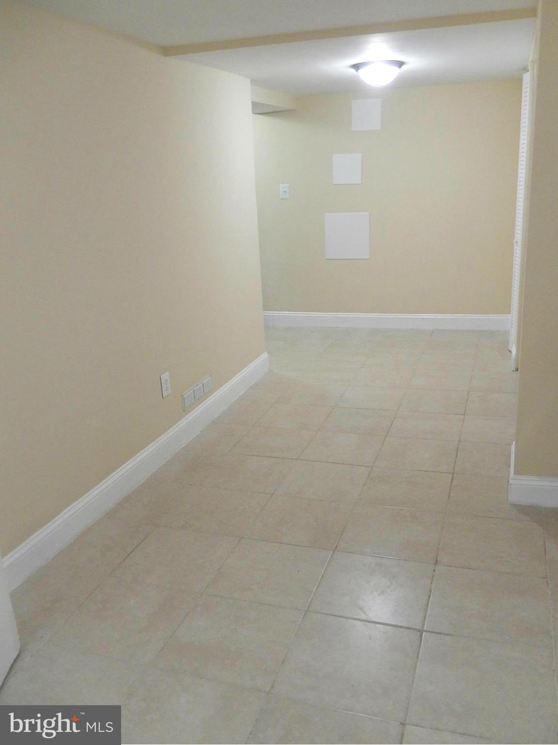 622 Warwick Road Baltimore, MD 21229 - Photo 20 of 29 a bathroom with a shower