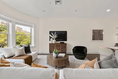 $1,795,000 | 1471 Beacon Street, Unit 7, Brookline, MA 02446