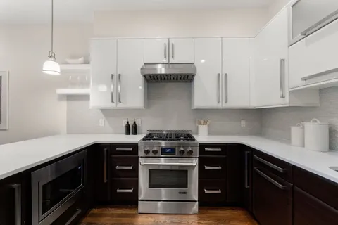 $1,795,000 | 1471 Beacon Street, Unit 7, Brookline, MA 02446