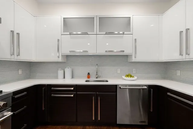 $1,795,000 | 1471 Beacon Street, Unit 7, Brookline, MA 02446