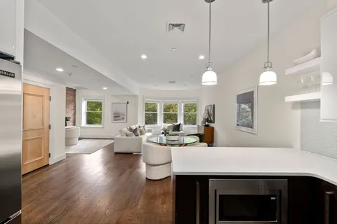 $1,795,000 | 1471 Beacon Street, Unit 7, Brookline, MA 02446