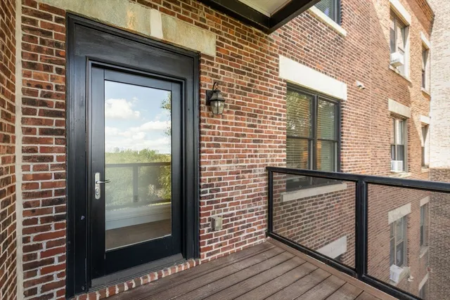 $1,795,000 | 1471 Beacon Street, Unit 7, Brookline, MA 02446