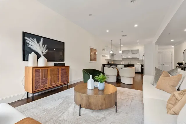 $1,795,000 | 1471 Beacon Street, Unit 7, Brookline, MA 02446