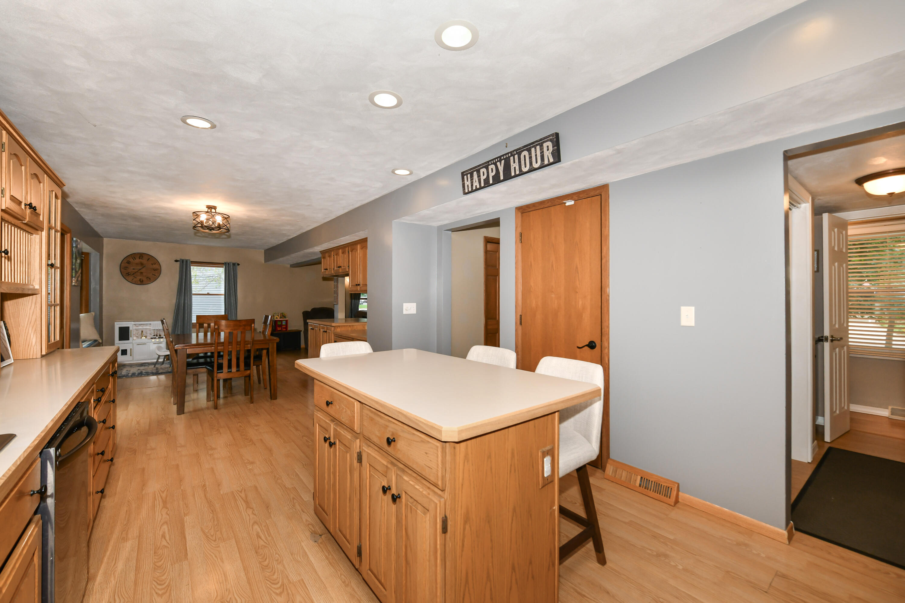 664 Austin Road Burlington, WI 53105 - Photo 19 of 45 HEN_8458