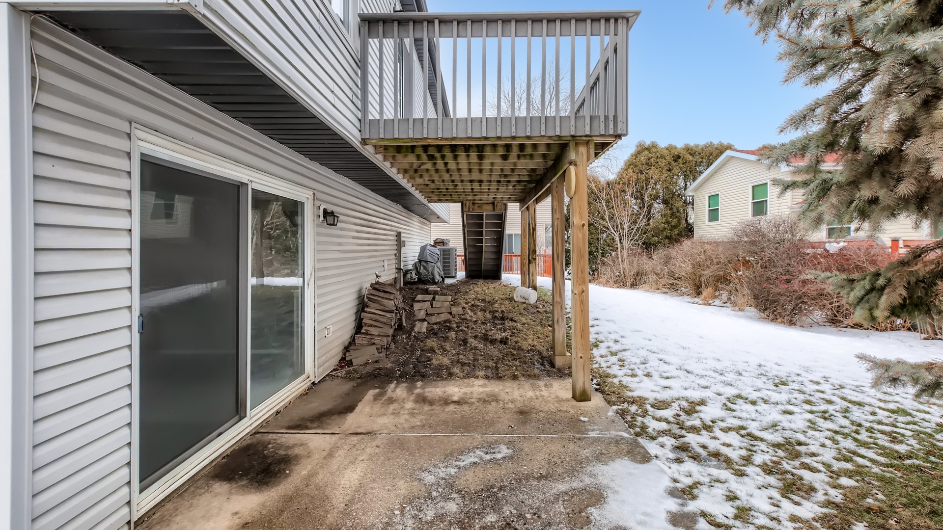 17 Windgate Court Streamwood, IL 60107 - Photo 26 of 28 a view of a porch