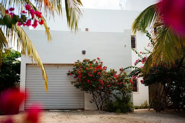 $399,995 | 64 La Carretera Mahahual-uvero Dickinson Tx 77539, Dickinson, TX 77539