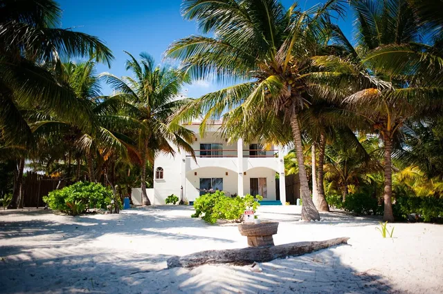 $399,995 | 64 La Carretera Mahahual-uvero Dickinson Tx 77539, Dickinson, TX 77539