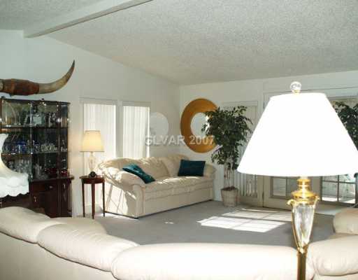 980 Jarvis Road Pahrump, NV 89060 - Photo 3 of 8 Living Room.