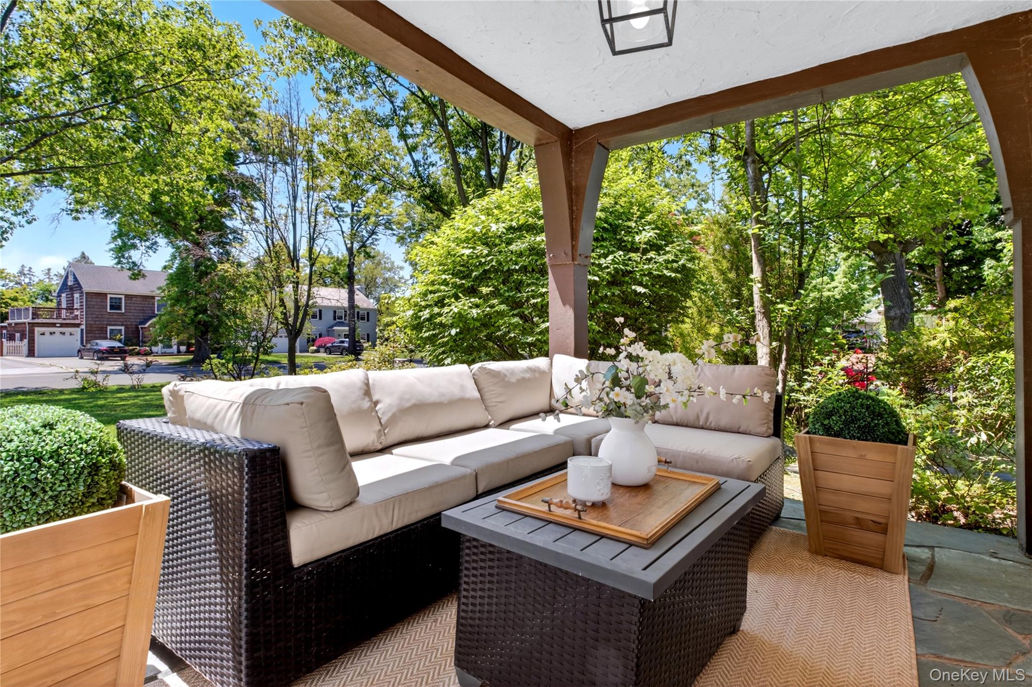 3 Brompton Road Garden City, NY 11530 - Photo 7 of 23