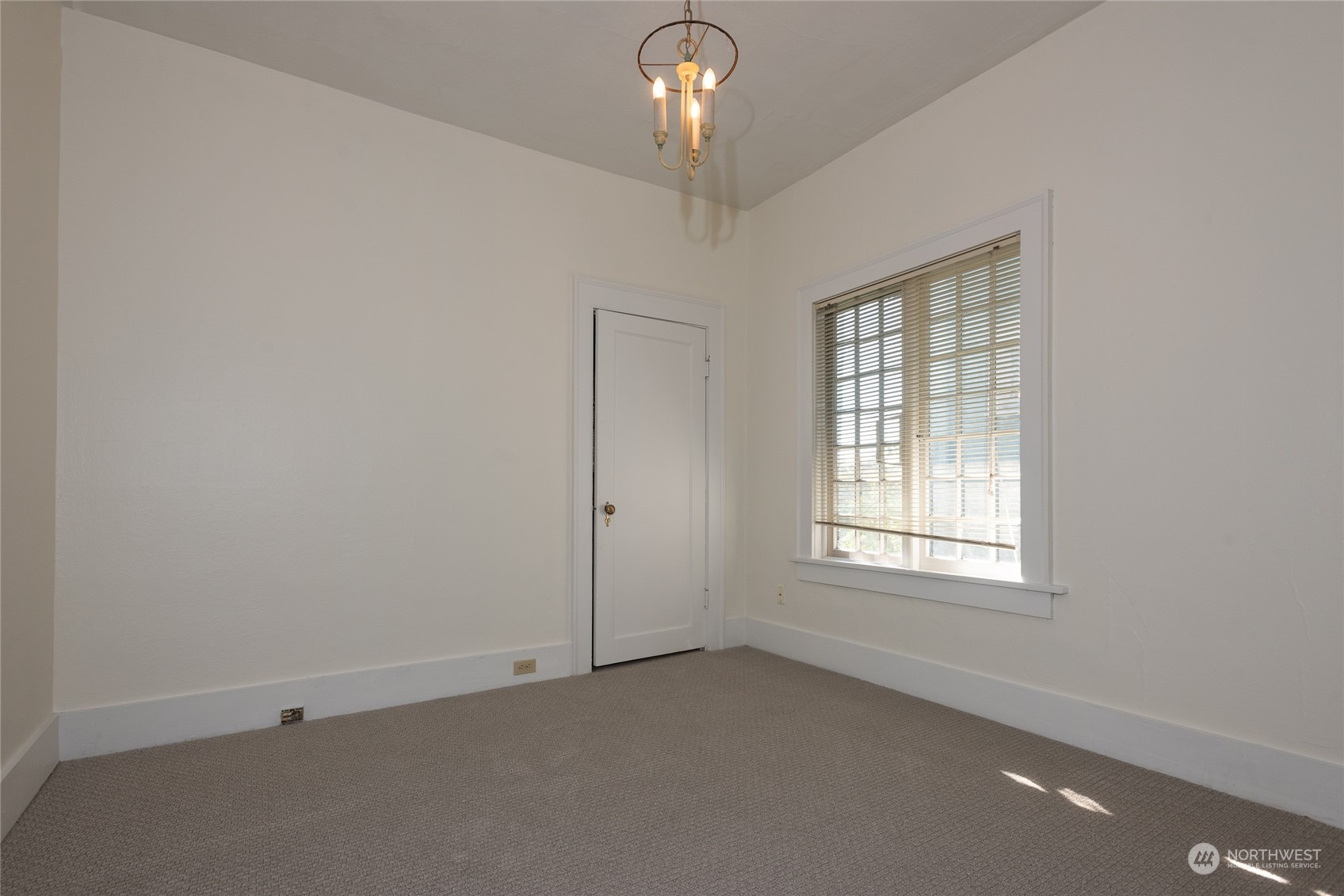1712 North 40th Street Seattle, WA 98103 - Photo 17 of 36 Gallery Image 17