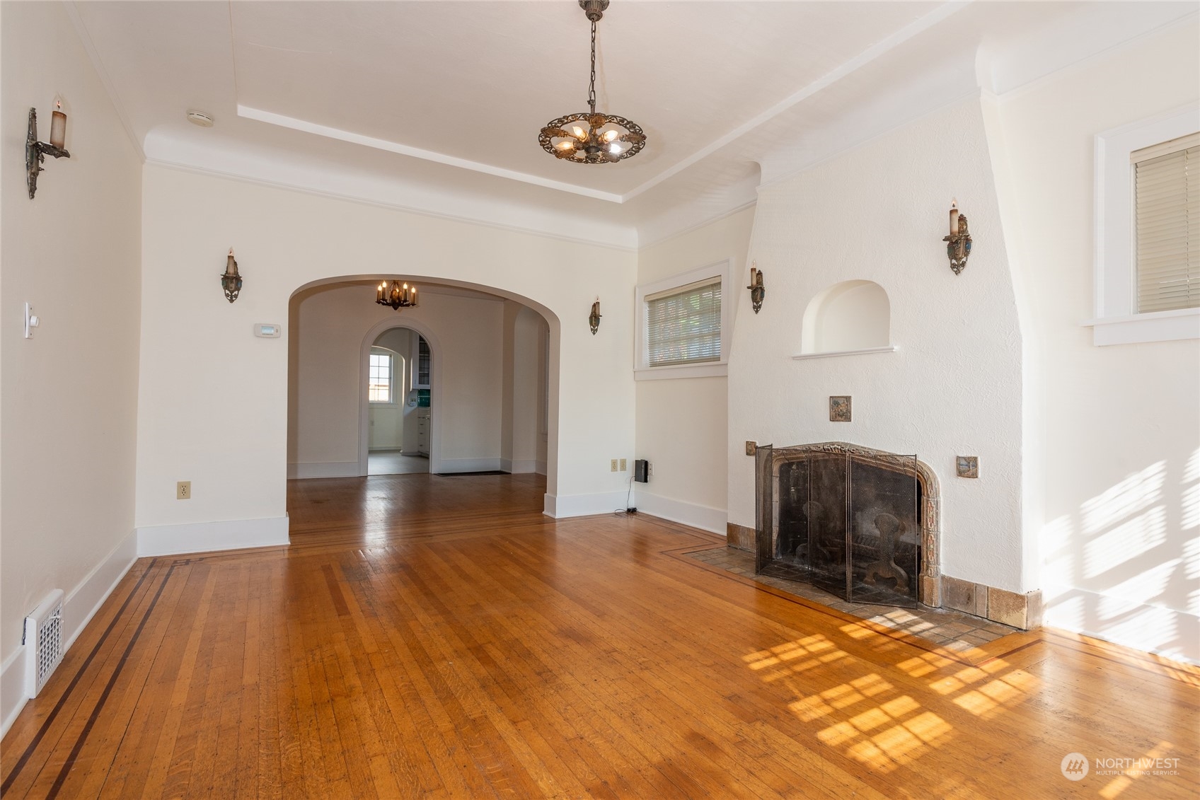 1712 North 40th Street Seattle, WA 98103 - Photo 5 of 36 Gallery Image 5