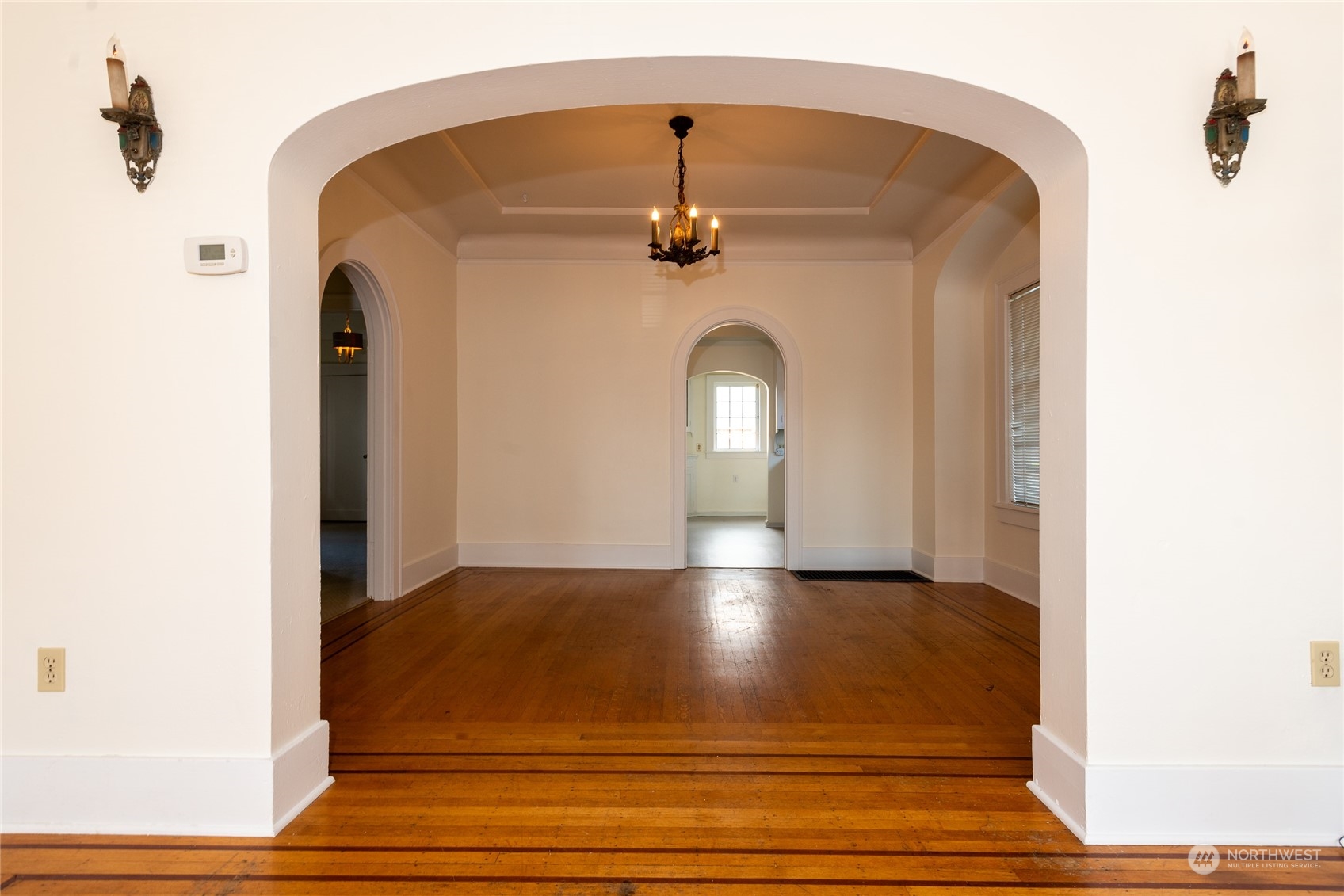 1712 North 40th Street Seattle, WA 98103 - Photo 6 of 36 Gallery Image 6