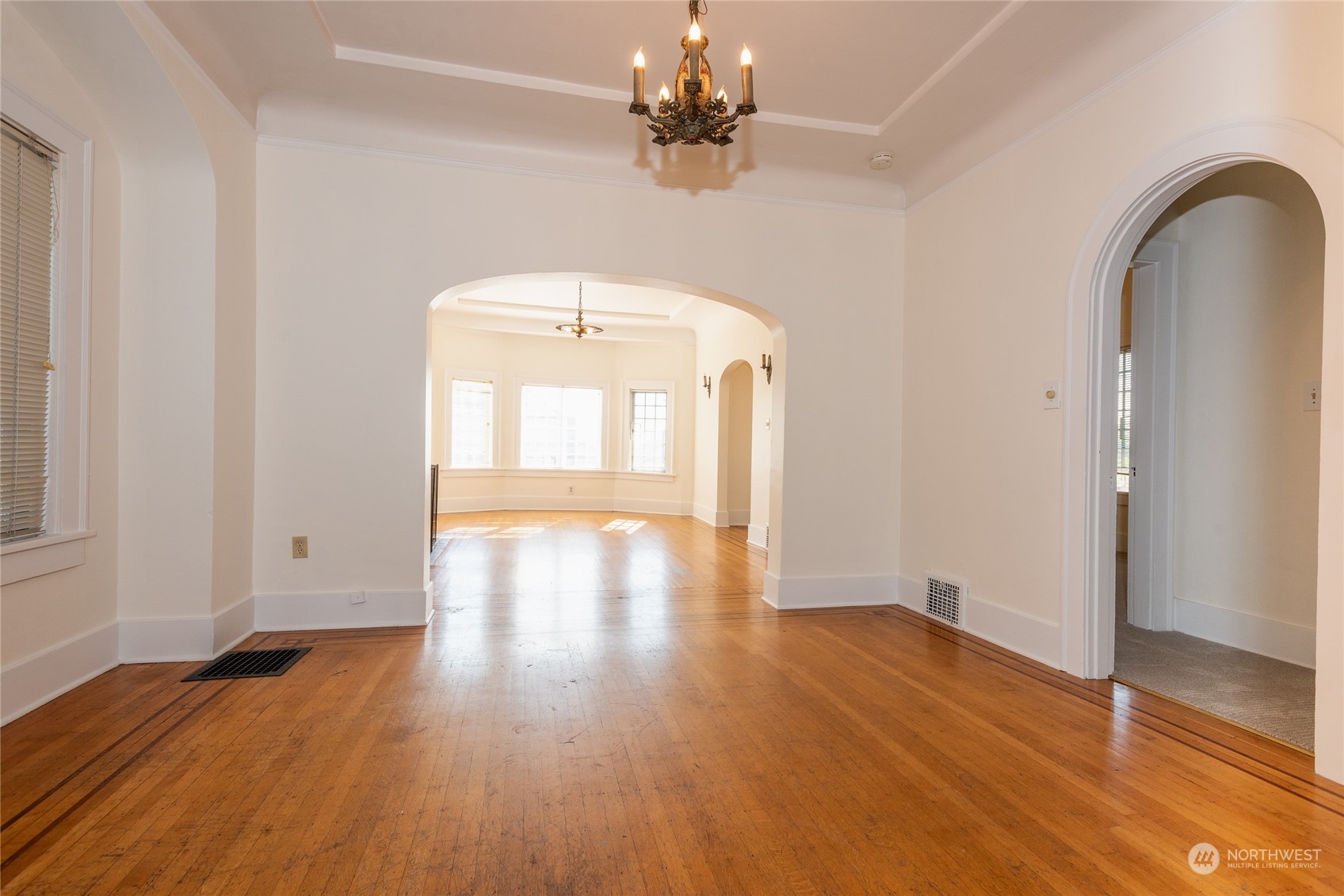 1712 North 40th Street Seattle, WA 98103 - Photo 7 of 36 Gallery Image 7