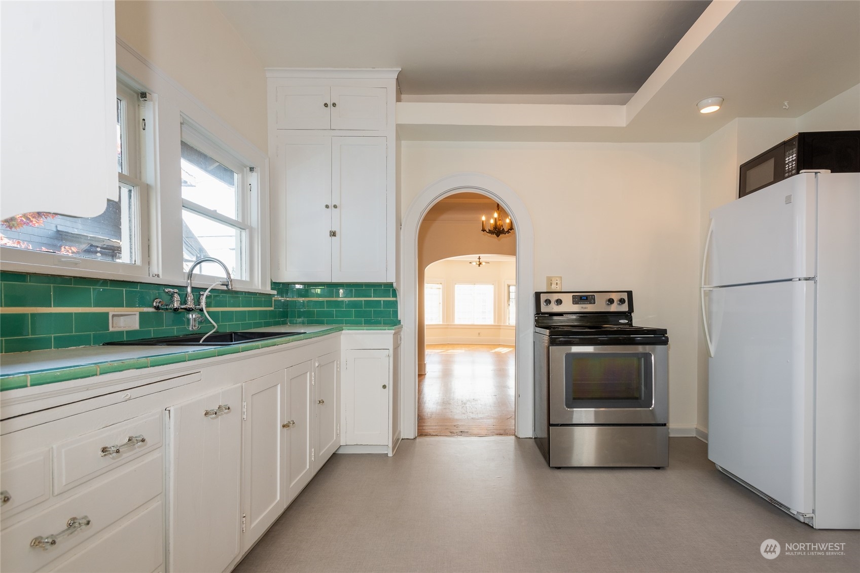 1712 North 40th Street Seattle, WA 98103 - Photo 10 of 36 Gallery Image 10
