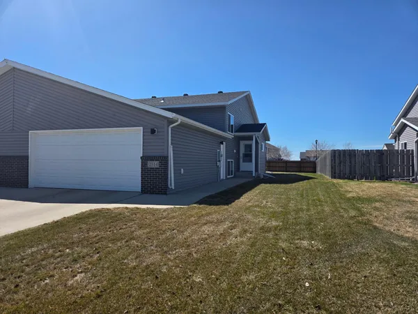 $289,900 | 2514 8th Court West, West Fargo, ND 58078