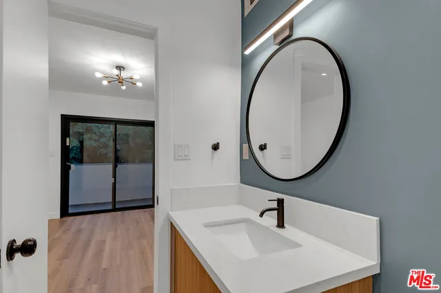 $5,998 | 950 Havenhurst Drive, Unit 6, West Hollywood, CA 90046