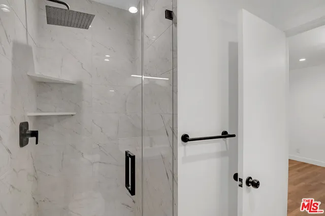 $5,998 | 950 Havenhurst Drive, Unit 6, West Hollywood, CA 90046