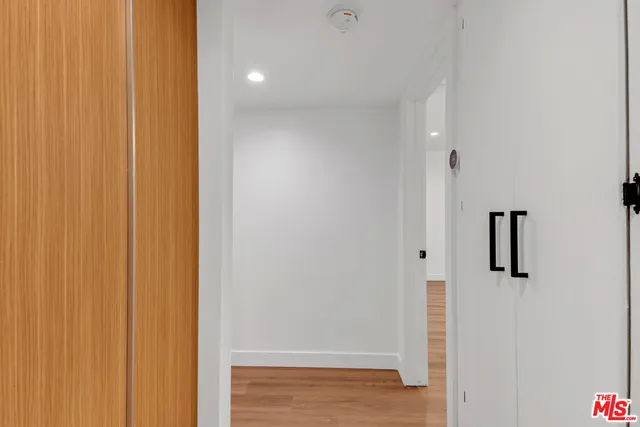 $5,998 | 950 Havenhurst Drive, Unit 6, West Hollywood, CA 90046