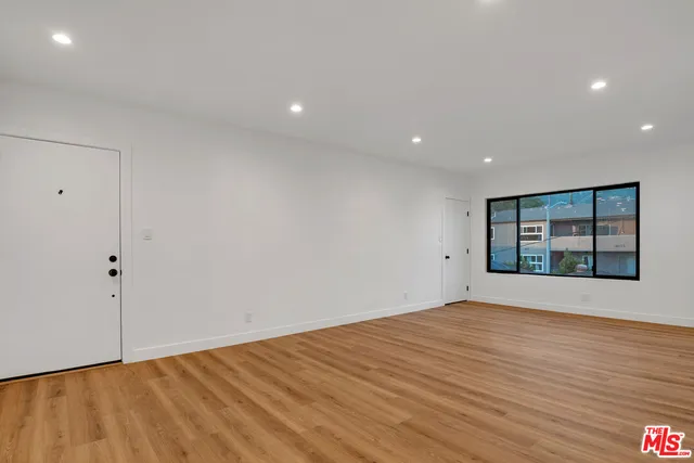 $5,998 | 950 Havenhurst Drive, Unit 6, West Hollywood, CA 90046