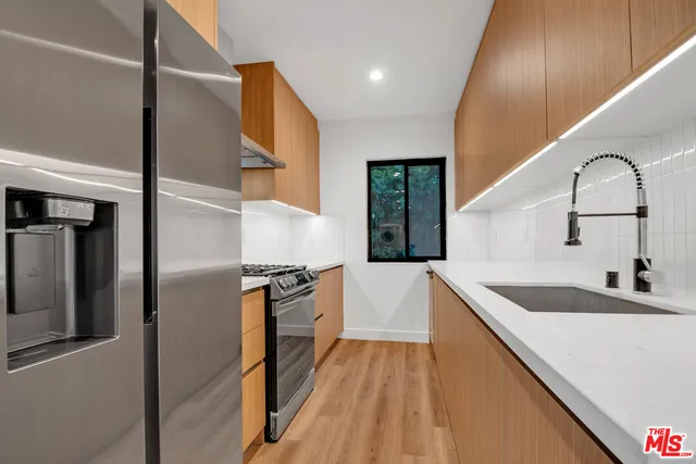 $5,998 | 950 Havenhurst Drive, Unit 6, West Hollywood, CA 90046