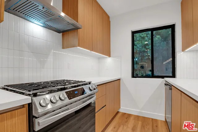 $5,998 | 950 Havenhurst Drive, Unit 6, West Hollywood, CA 90046