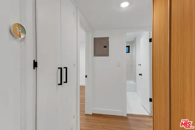 $5,998 | 950 Havenhurst Drive, Unit 6, West Hollywood, CA 90046