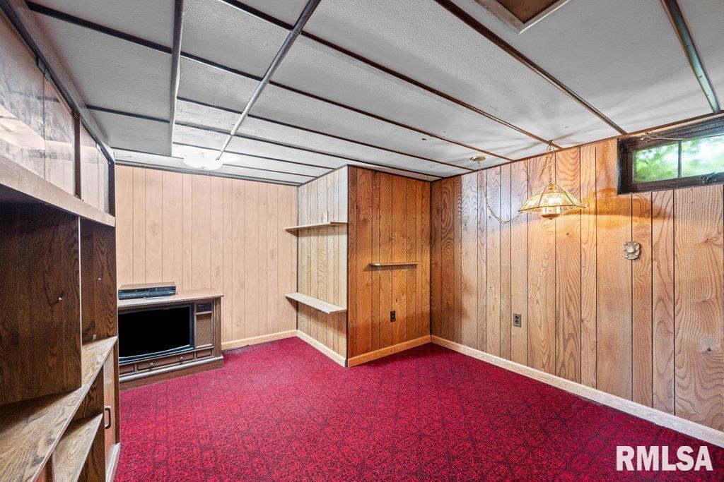 4234 9th Street Rock Island, IL 61201 - Photo 15 of 22 a view of livingroom with furniture