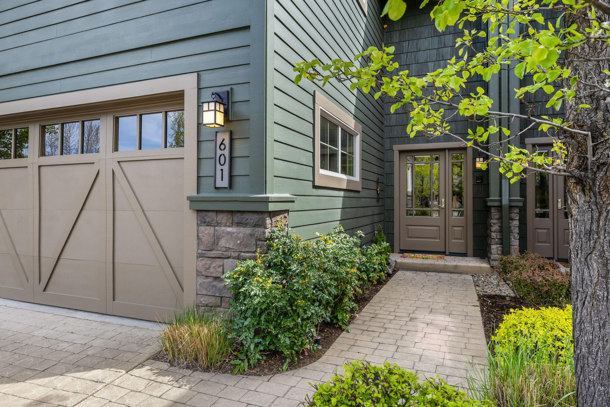 601 Southwest Otter Way Bend, OR 97702 - Photo 5 of 58