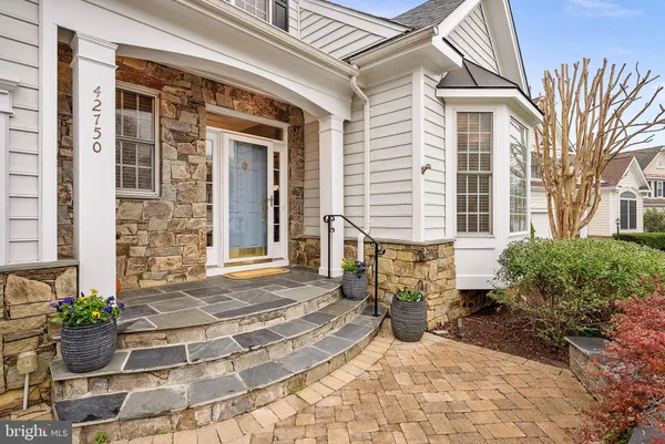$1,075,000 | 42750 Hollowind Court, Broadlands, VA 20148