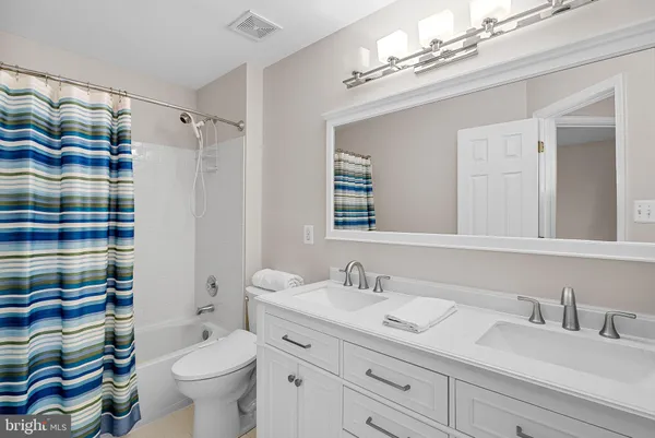 $1,075,000 | 42750 Hollowind Court, Broadlands, VA 20148