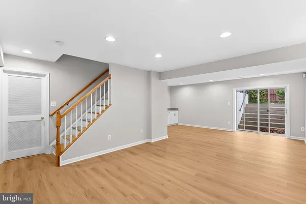 $1,075,000 | 42750 Hollowind Court, Broadlands, VA 20148