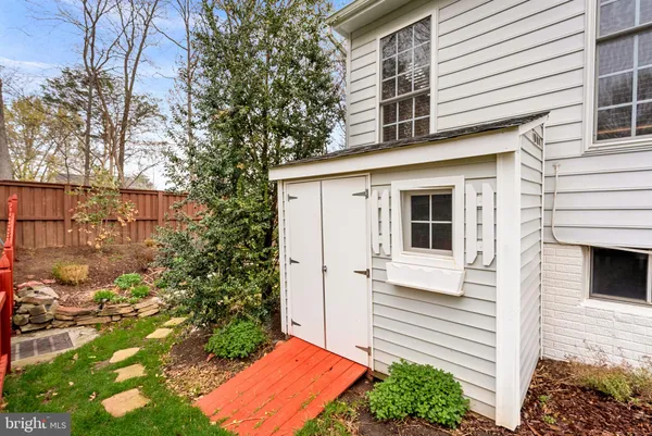 $1,075,000 | 42750 Hollowind Court, Broadlands, VA 20148
