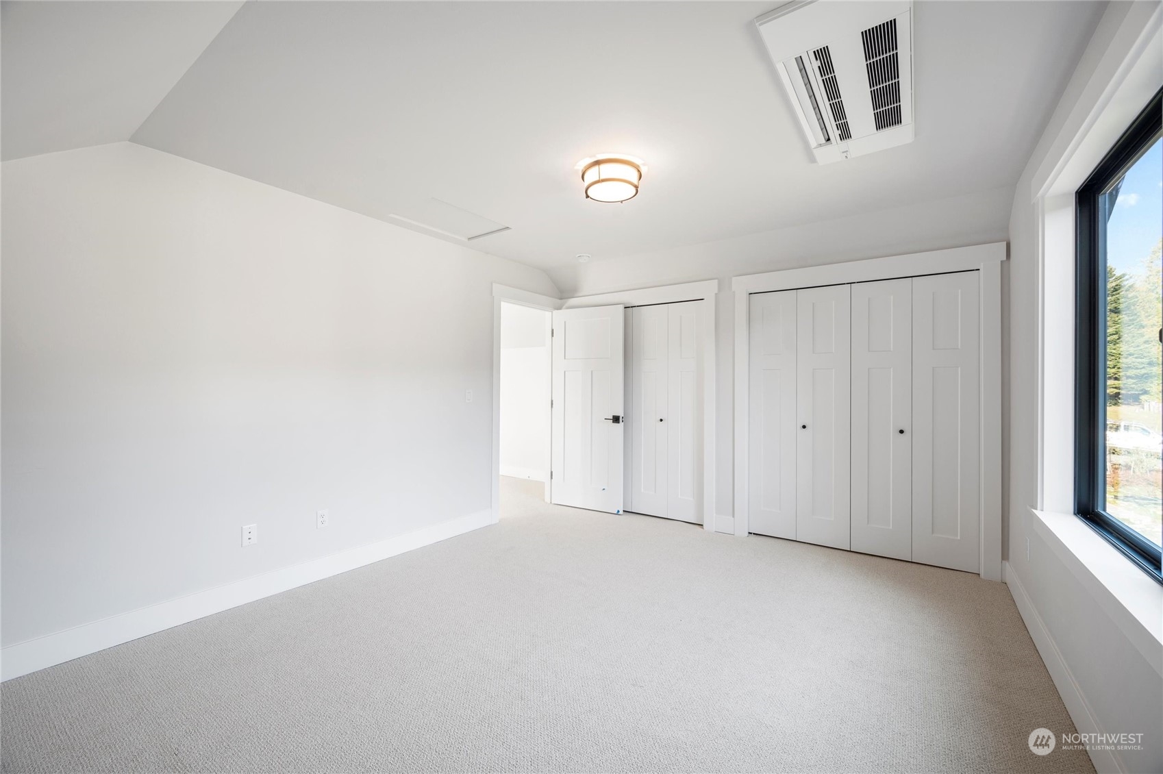 4614 Anaco Beach Road Anacortes, WA 98221 - Photo 12 of 40 Gallery Image 12