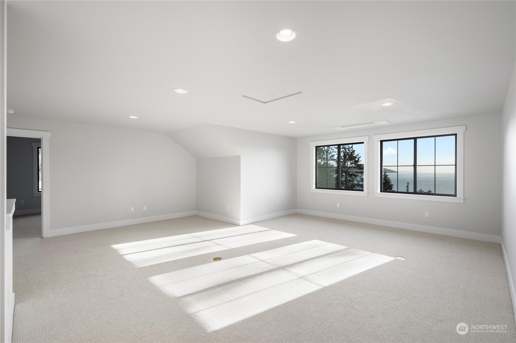 4614 Anaco Beach Road Anacortes, WA 98221 - Photo 17 of 40 Gallery Image 17