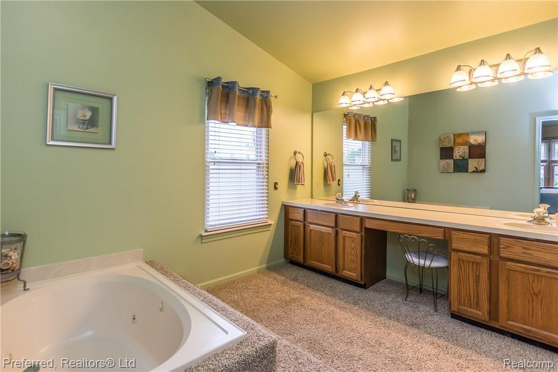 6825 Carlton Road Canton, MI 48187 - Photo 26 of 31 DSC_8911.jpg