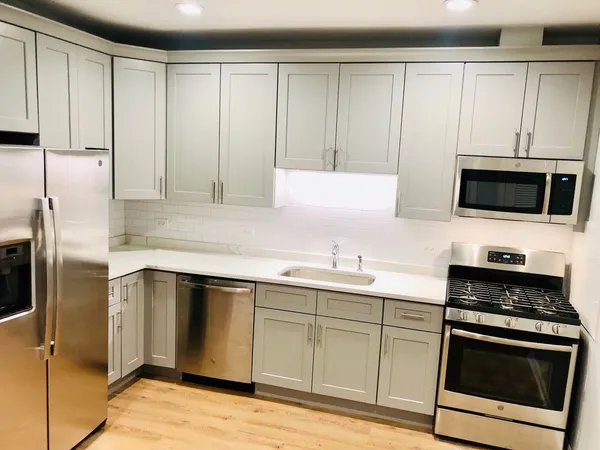 $3,500 | 1450 West Taylor Street, Unit 2, Chicago, IL 60607