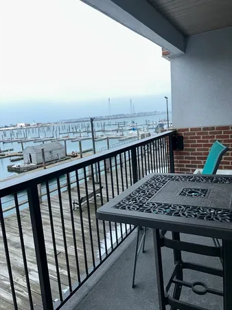 $370,000 | 154 Lynnway, Unit 210, Lynn, MA 01902