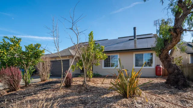 $850,000 | 1636 Sarkesian Drive, Petaluma, CA 94954