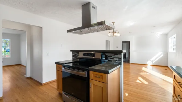 $850,000 | 1636 Sarkesian Drive, Petaluma, CA 94954