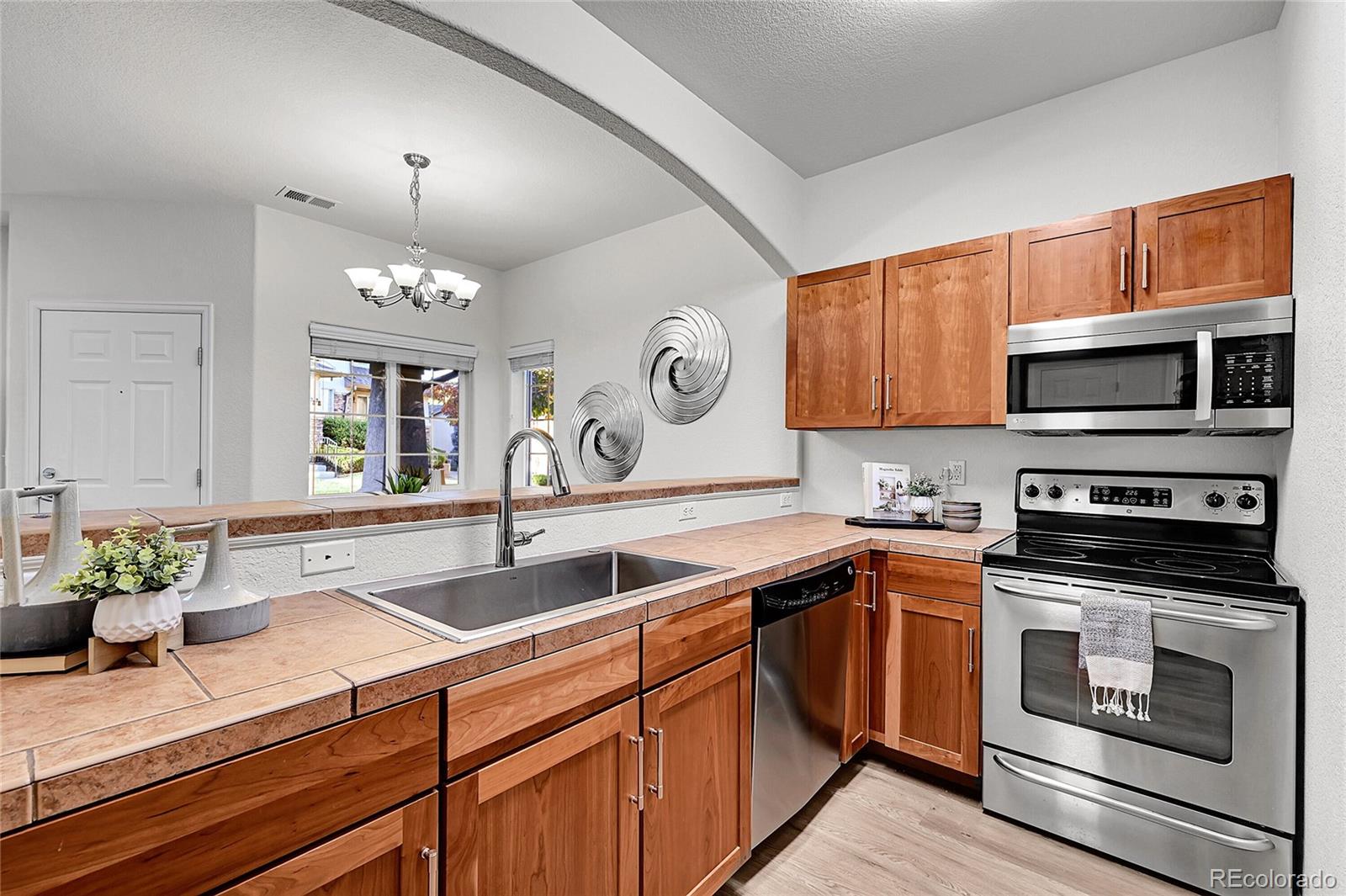 1375 South Chambers Road, Unit 104 Aurora, CO 80017 - Photo 12 of 50