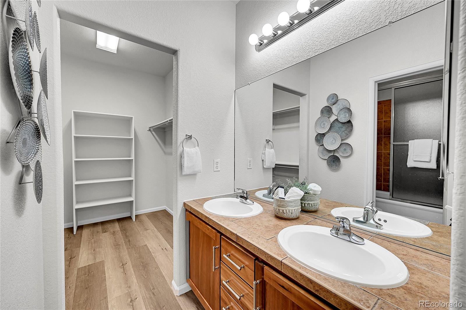 1375 South Chambers Road, Unit 104 Aurora, CO 80017 - Photo 19 of 50