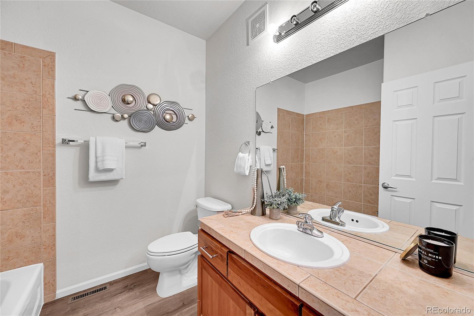 1375 South Chambers Road, Unit 104 Aurora, CO 80017 - Photo 24 of 50