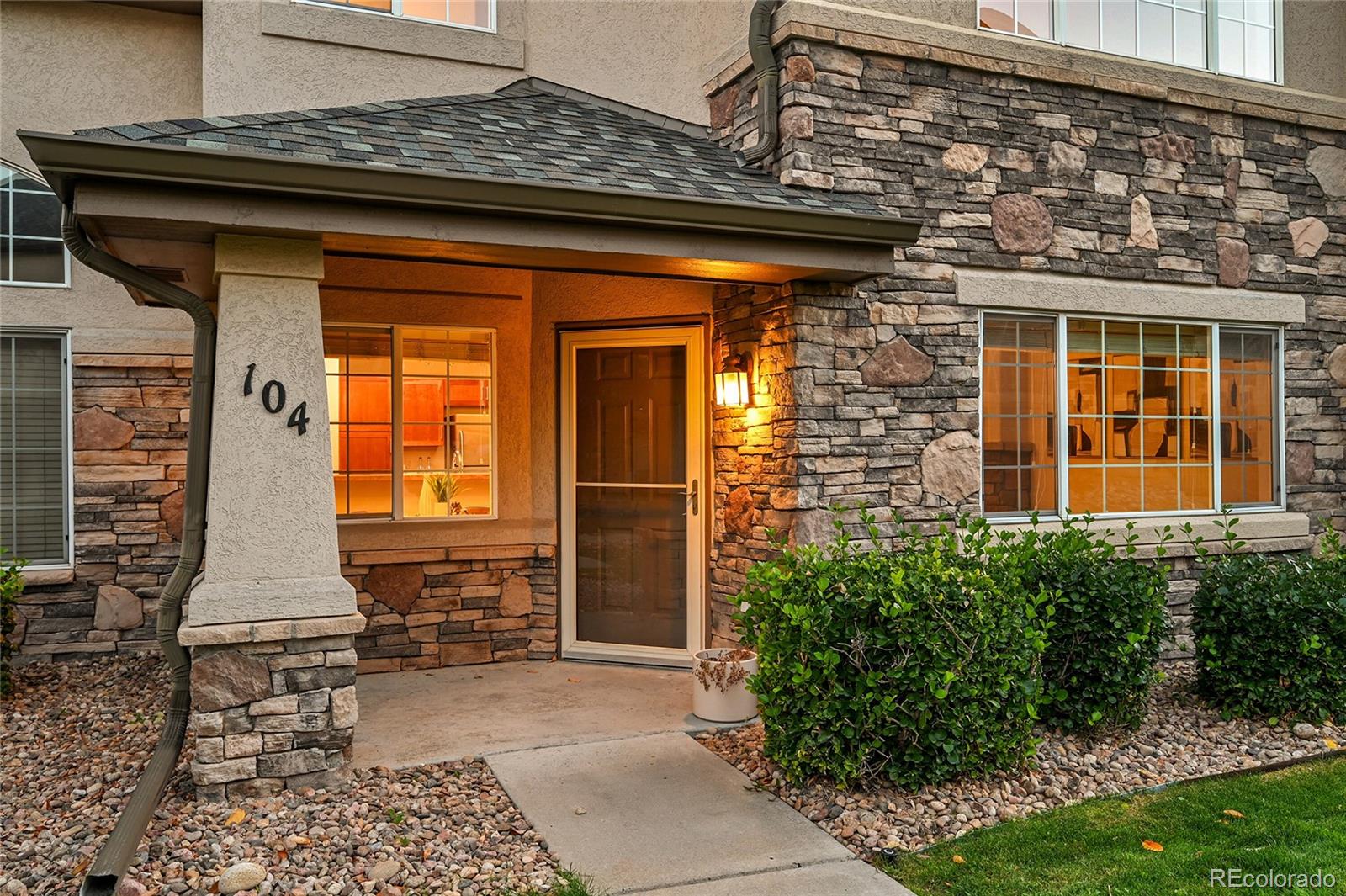 1375 South Chambers Road, Unit 104 Aurora, CO 80017 - Photo 4 of 50