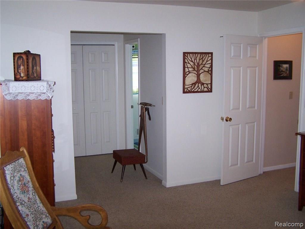 917 Biggers Court Rochester, MI 48309 - Photo 19 of 35 100_1771.JPG