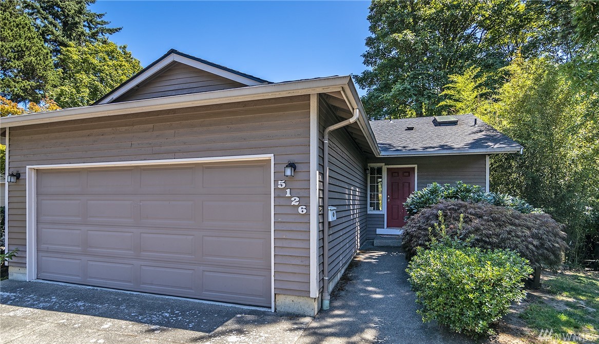 5126 South Garden Loop Road, Unit 11 Seattle, WA 98118 - Photo 1 of 23