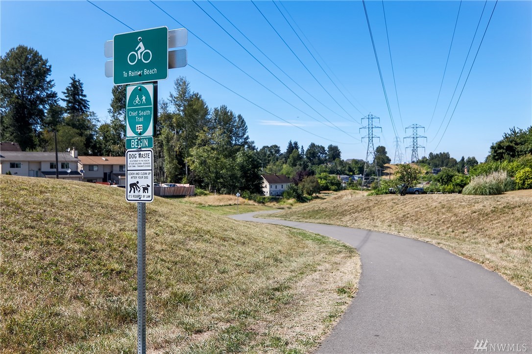 5126 South Garden Loop Road, Unit 11 Seattle, WA 98118 - Photo 19 of 23
