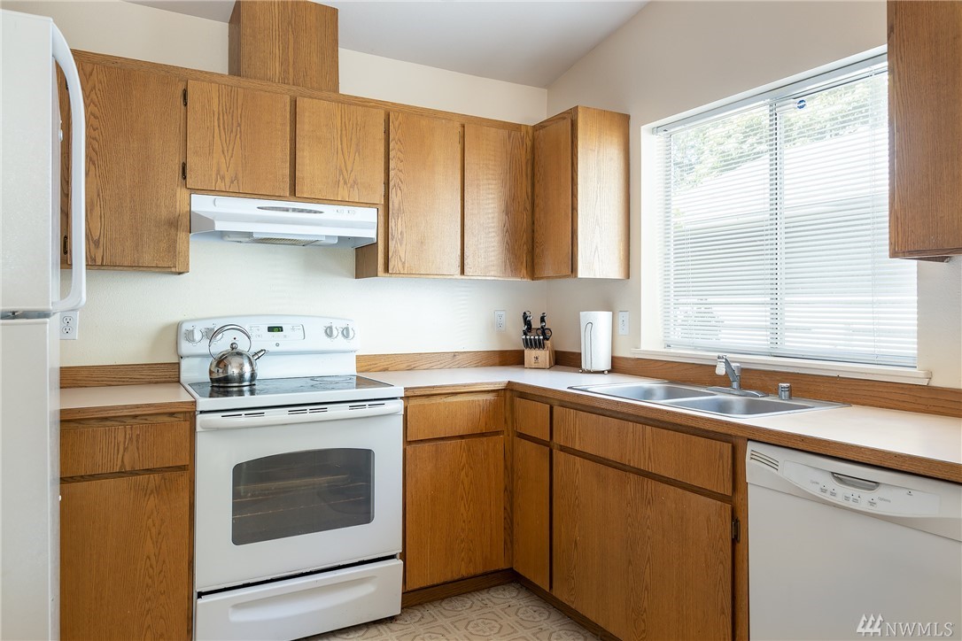 5126 South Garden Loop Road, Unit 11 Seattle, WA 98118 - Photo 5 of 23