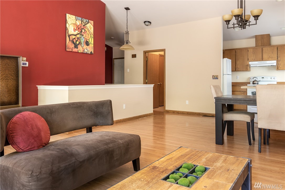 5126 South Garden Loop Road, Unit 11 Seattle, WA 98118 - Photo 7 of 23