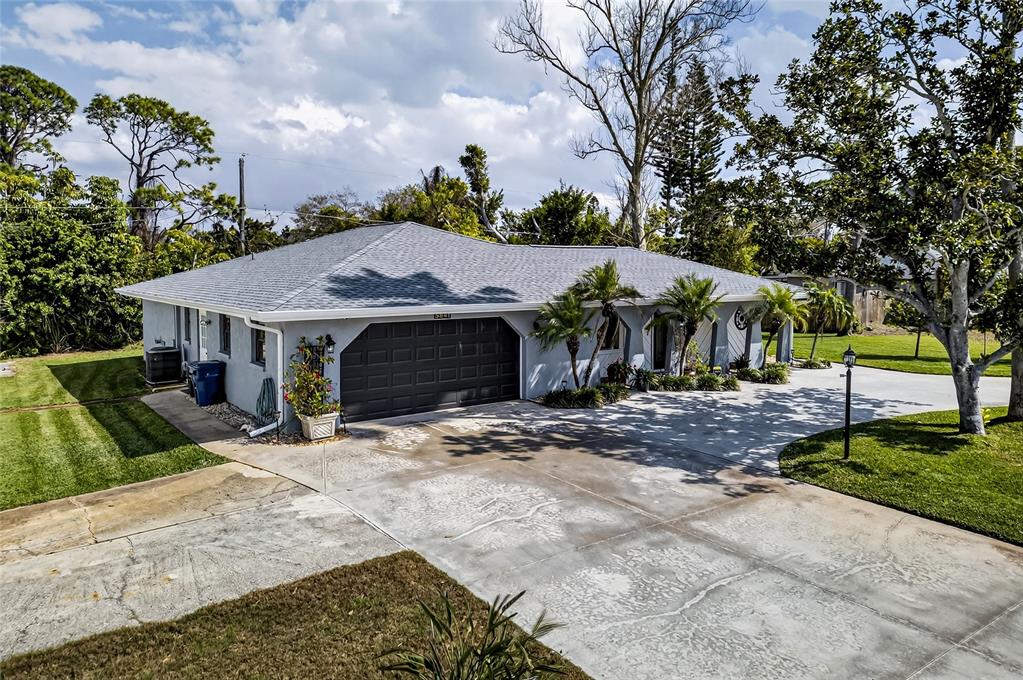 5841 Osprey Road Venice, FL 34293 - Photo 1 of 74 Gallery Image 1