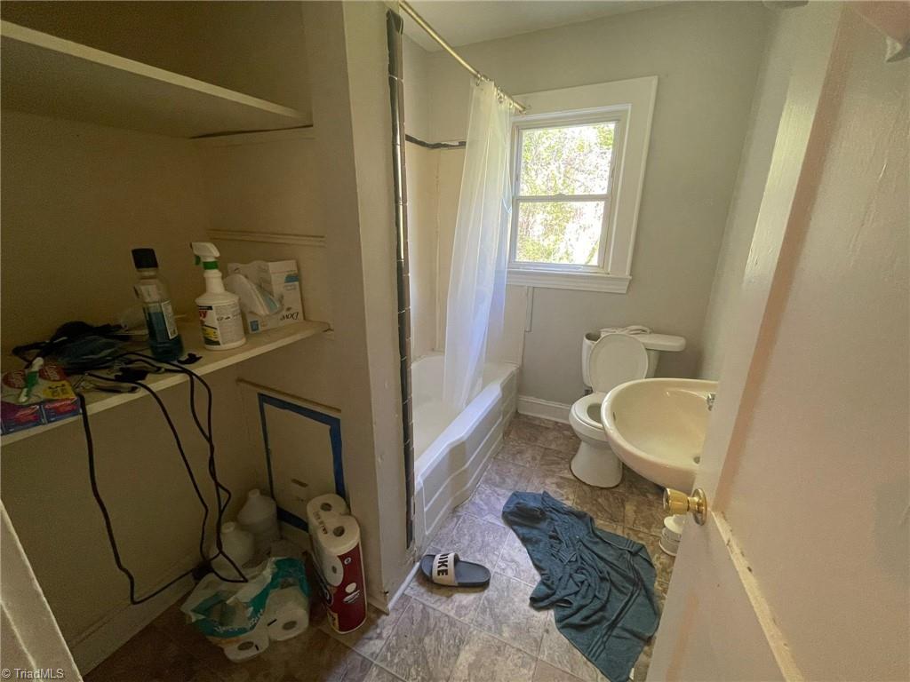 1106 West English Road High Point, NC 27262 - Photo 19 of 34 Unit B bath